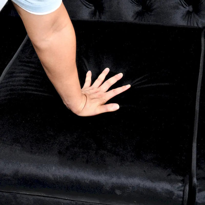 84 divani Chesterfield di lusso in velluto con profili dorati