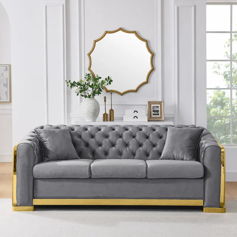 84 divani Chesterfield di lusso in velluto con profili dorati