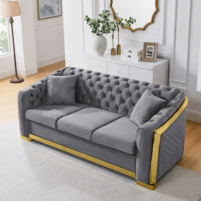 84 divani Chesterfield di lusso in velluto con profili dorati