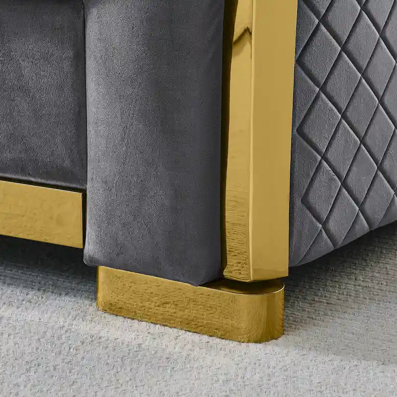 84 divani Chesterfield di lusso in velluto con profili dorati