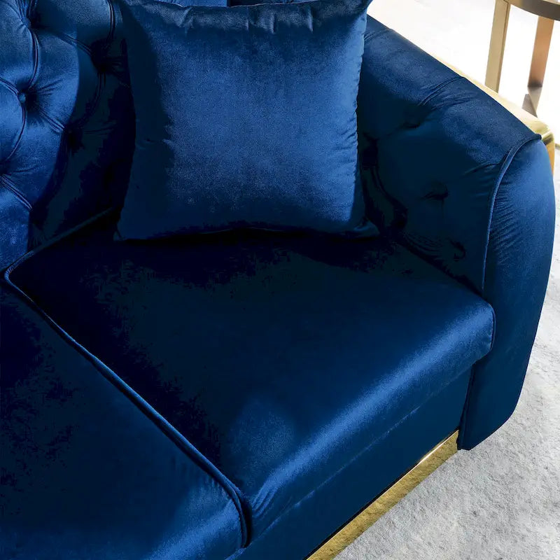 84 divani Chesterfield di lusso in velluto con profili dorati