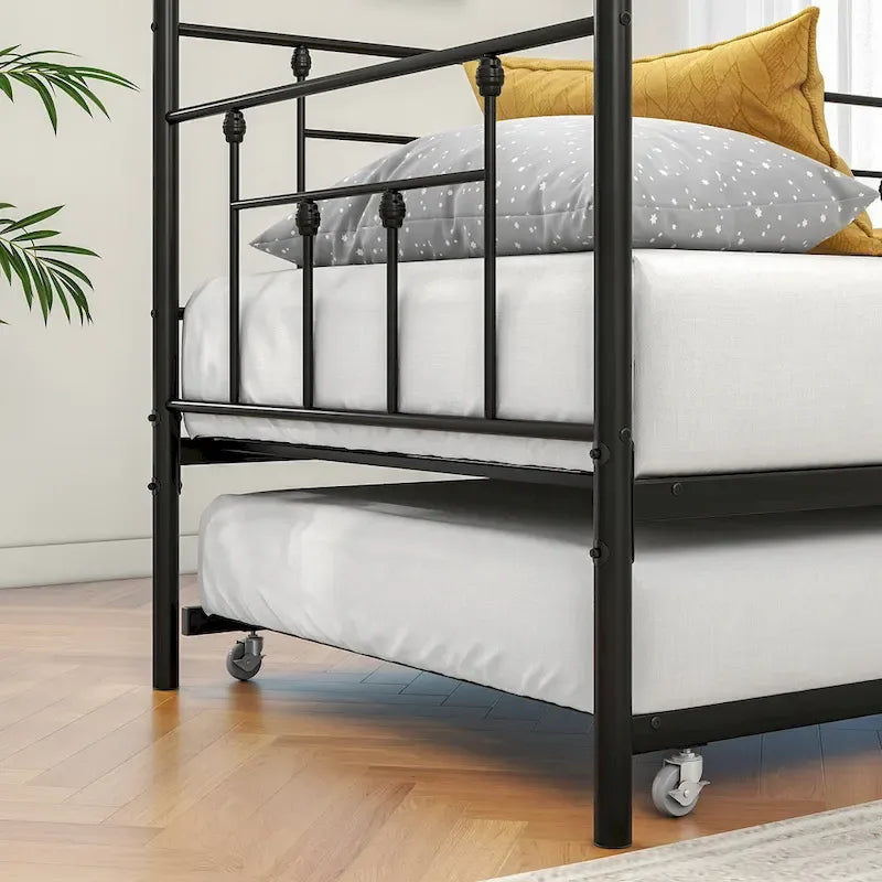 Daybed in metallo matrimoniale in stile moderno con letto estraibile per bambini o ospiti per la camera da letto