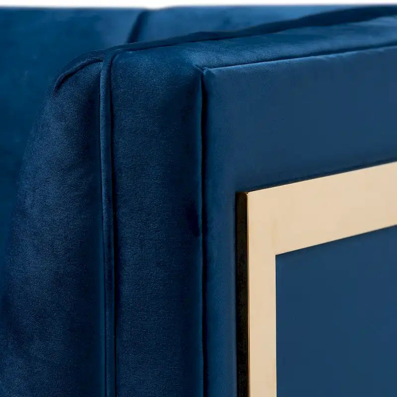 Poltrona in Tessuto Glam Velvet con Struttura Color Oro